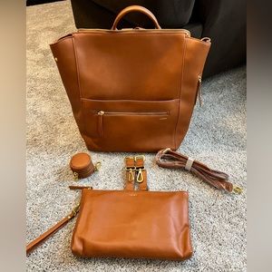 Like New Fawn Design Square Diaper Bag Bundle - Brown